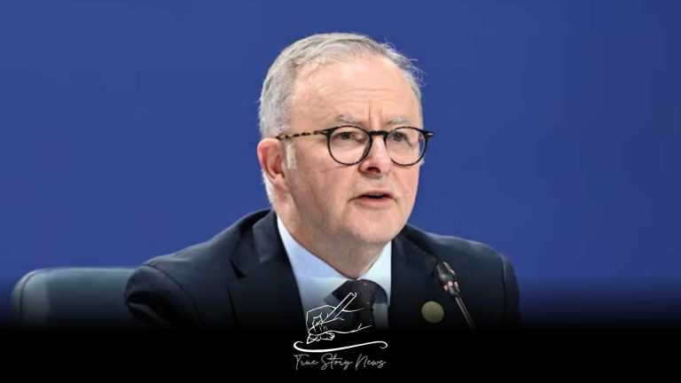 Australian PM accused of requesting upgrades from Qantas chief