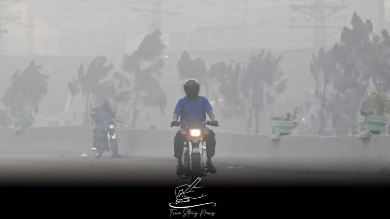 Schools shut in Lahore as pollution reaches record level